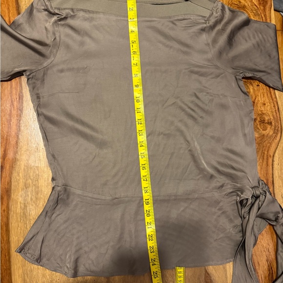 Silk YAYA blouse size 36 i,olive colour in great condition - Picture 8 of 8